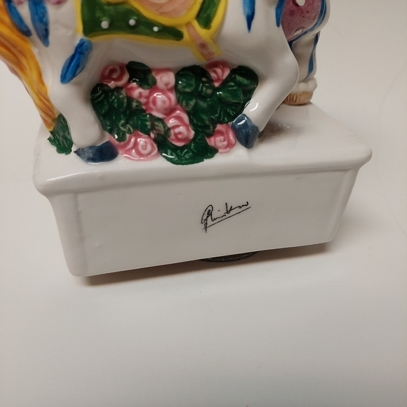 Heritage Mint "Clowning Around" Music Box - Picture 5 of 13